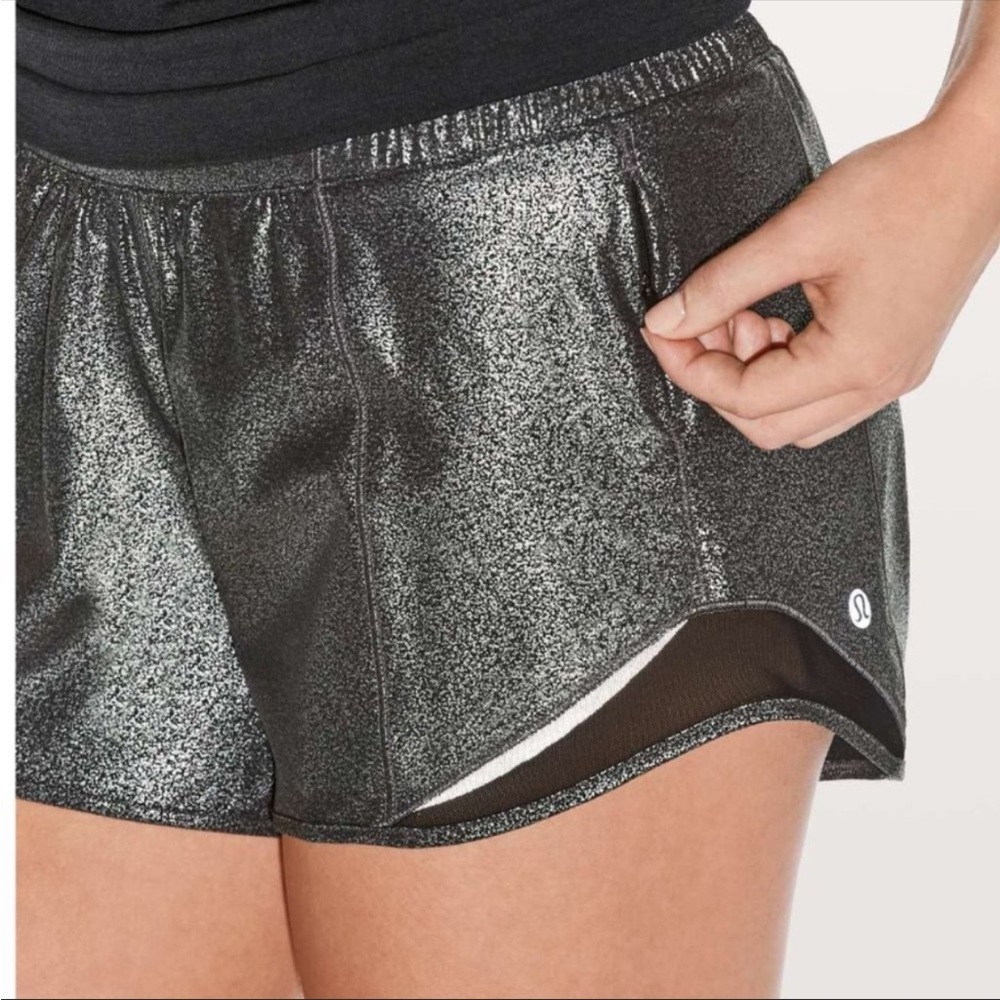 Lululemon Hotty Hot Short‎ II *Long 4"
